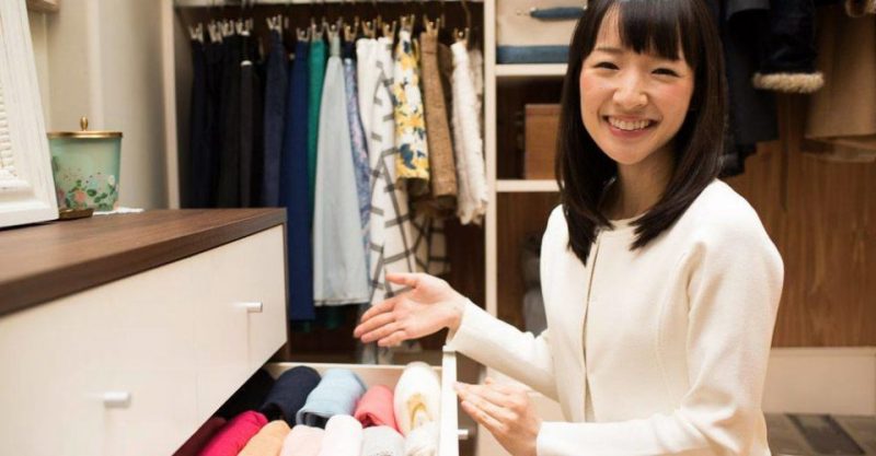 Wanita Ini Cuba Tip Mengemas Marie Kondo, Cuma Simpan Barang Yang Ada JOY SPARK